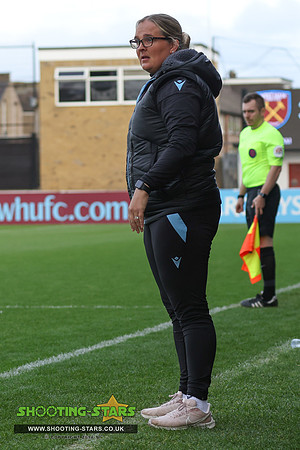 221023 Reading FCW v Westham UFCW-0252
