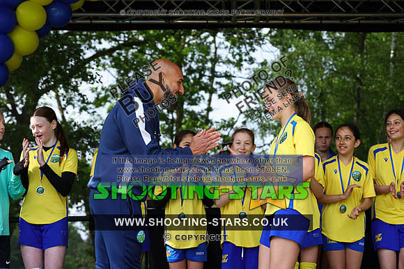 Ascot-Girls-2006Pres-0072