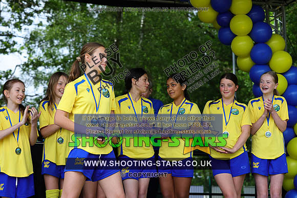 Ascot-Girls-2006Pres-0074