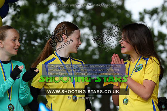 Ascot-Girls-2006Pres-0078