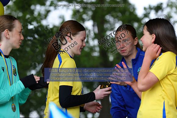 Ascot-Girls-2006Pres-0079