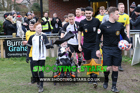 230311 Ascot v W Didsbury Chrton FAVase-0108