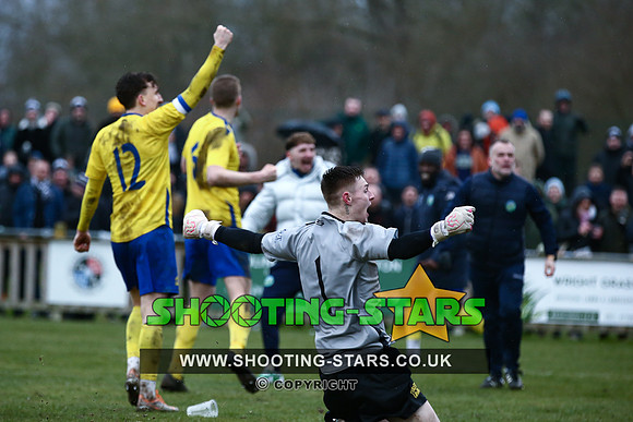 230311 Ascot v W Didsbury Chrton FAVase-0770