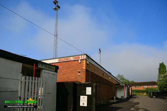 Bracknell Town 22May2016-0024
