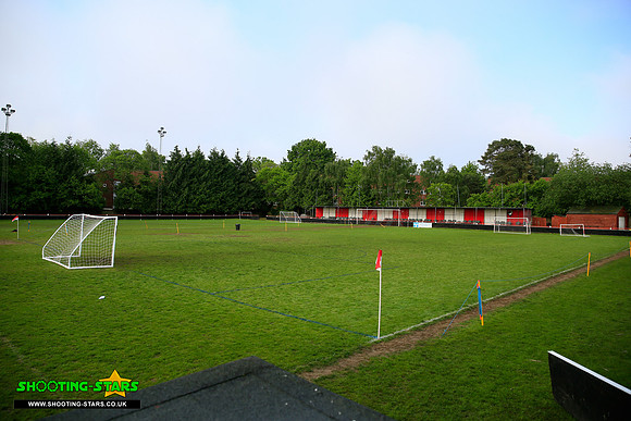 Bracknell Town 22May2016-0008