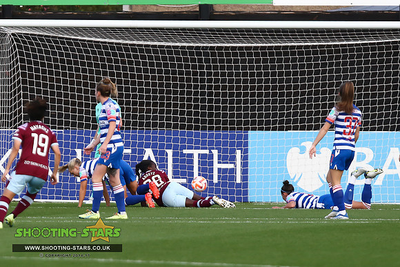 221023 Reading FCW v Westham UFCW-0115