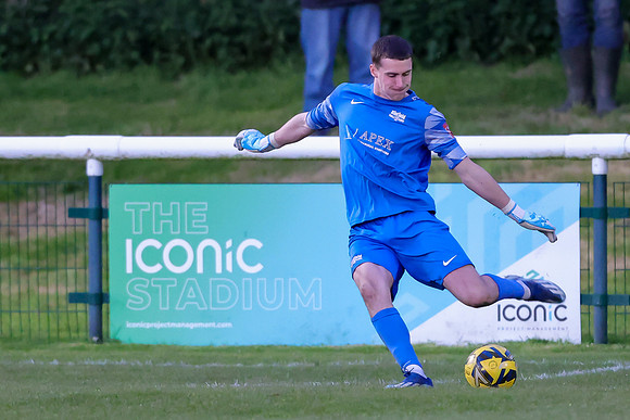 240416 Binfield v CorinCas-0071